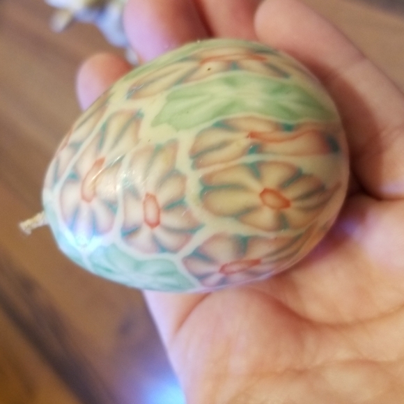 Easter Bunny & Egg Decor Bundle Porcelain Figurines & Candles - Picture 10 of 12